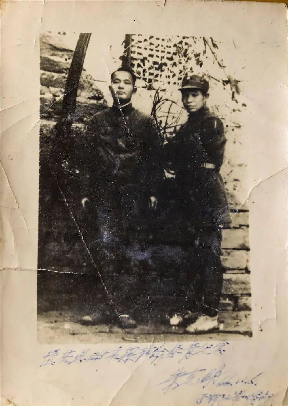 高捷成(右)与战友合影.jpg
