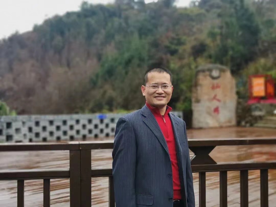 个人照.jpg