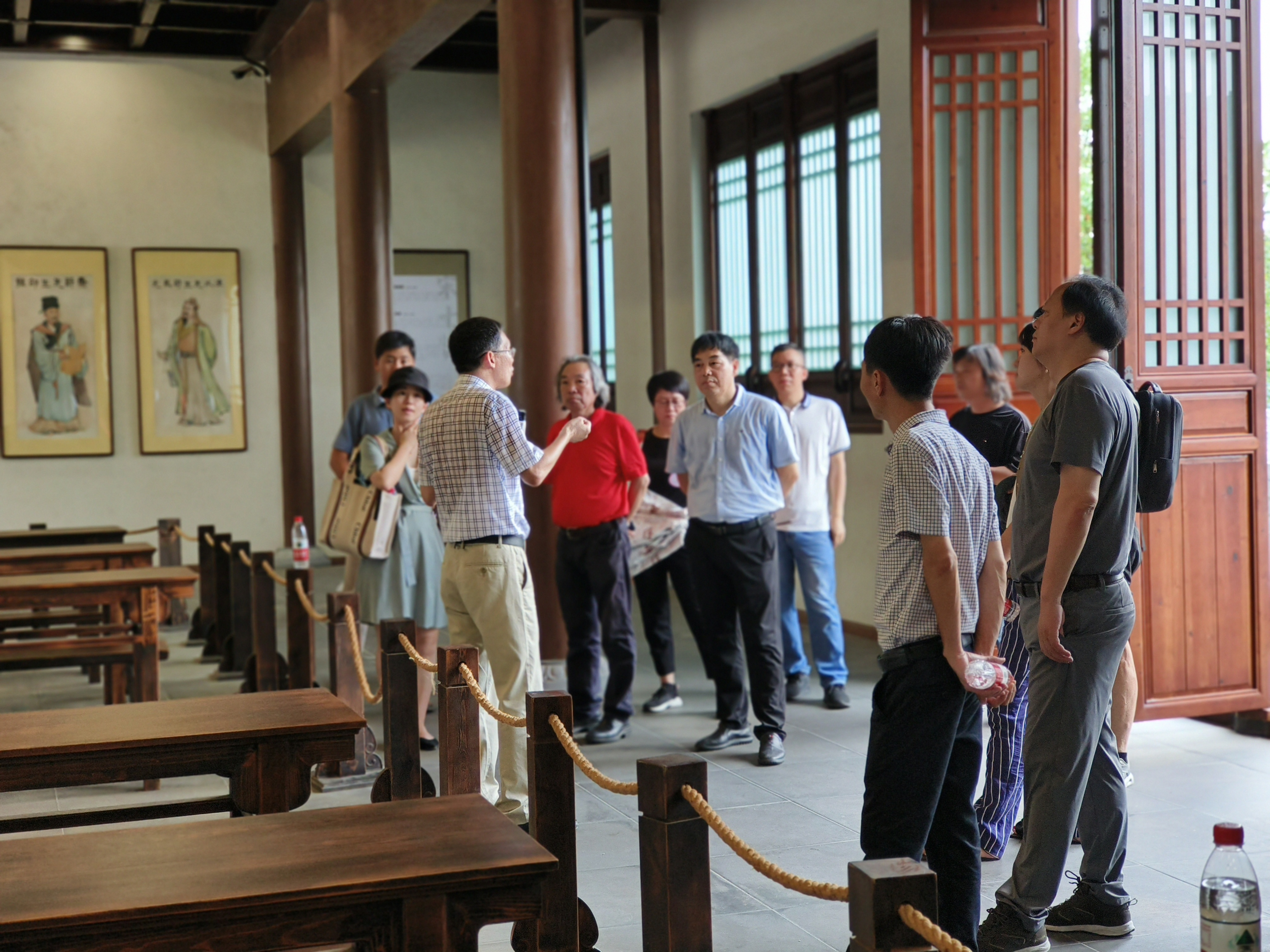 9师生在考亭书院学习朱子文化.jpg
