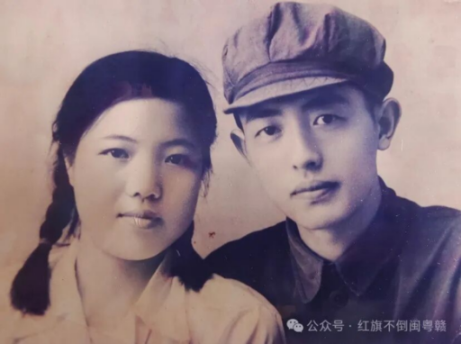 图10 厦大党支部党员李玉洁与丈夫陈君实.png