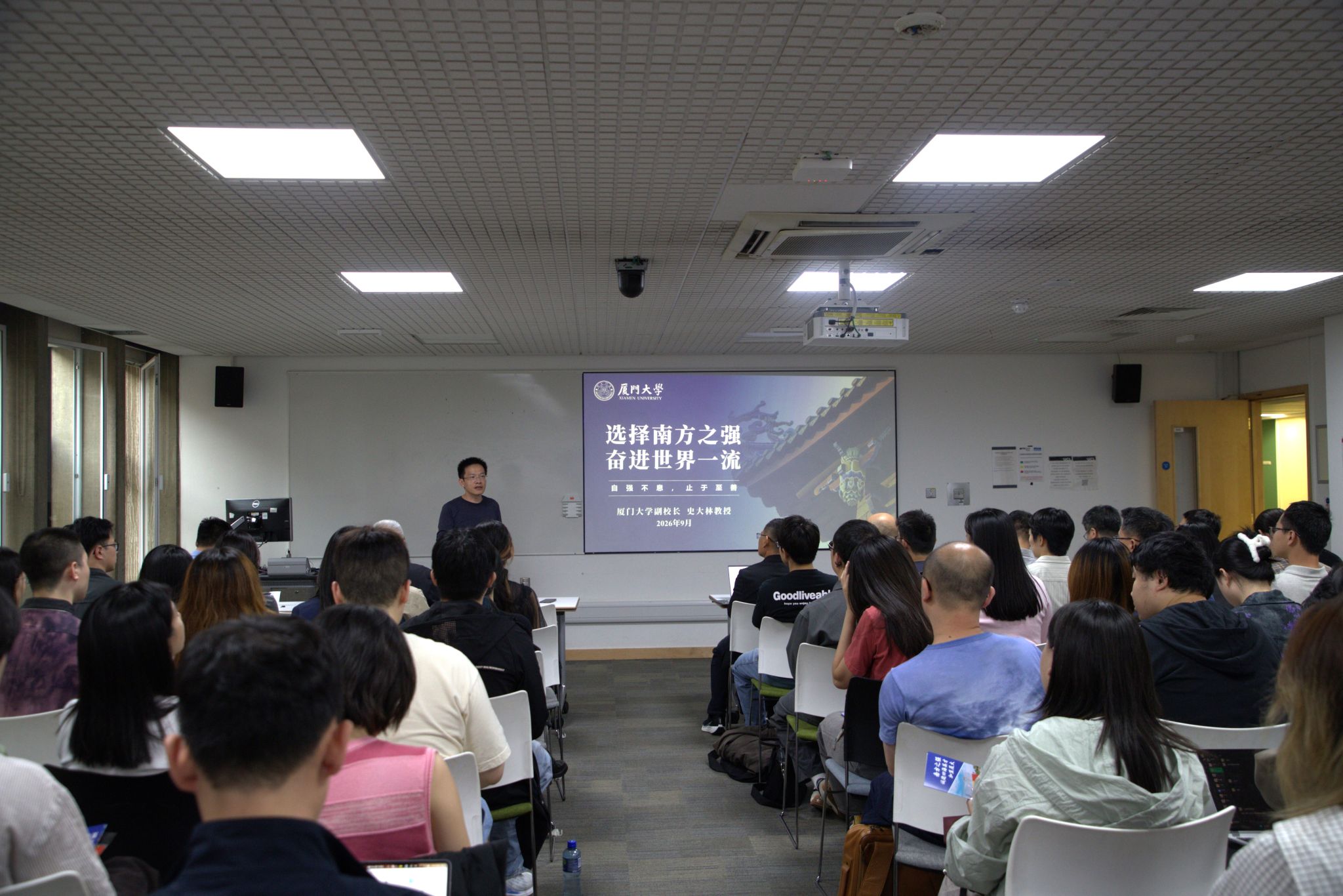 招聘会1.jpg