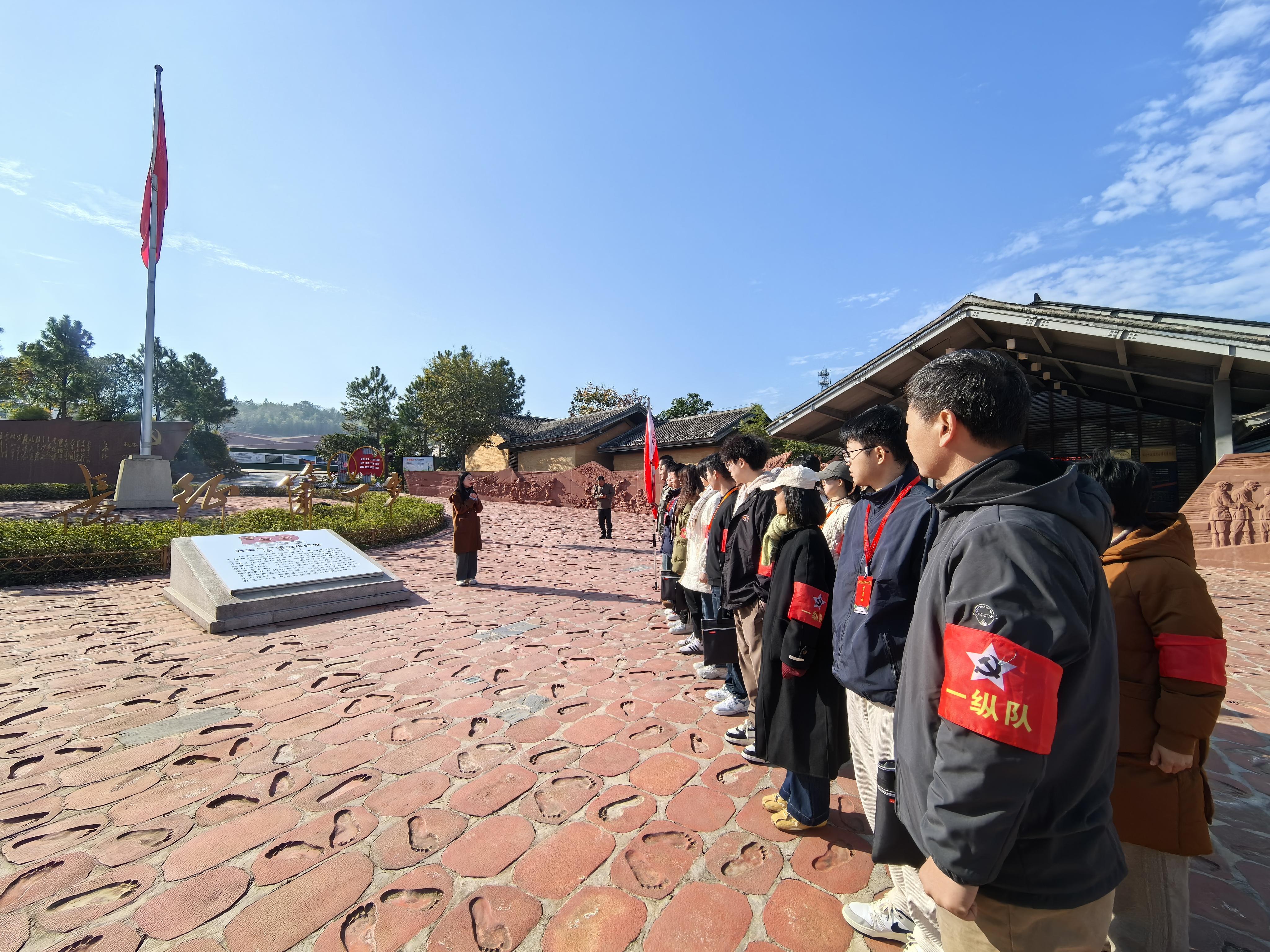 洪老师党课.jpg