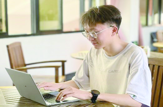 冯晓龙.jpg