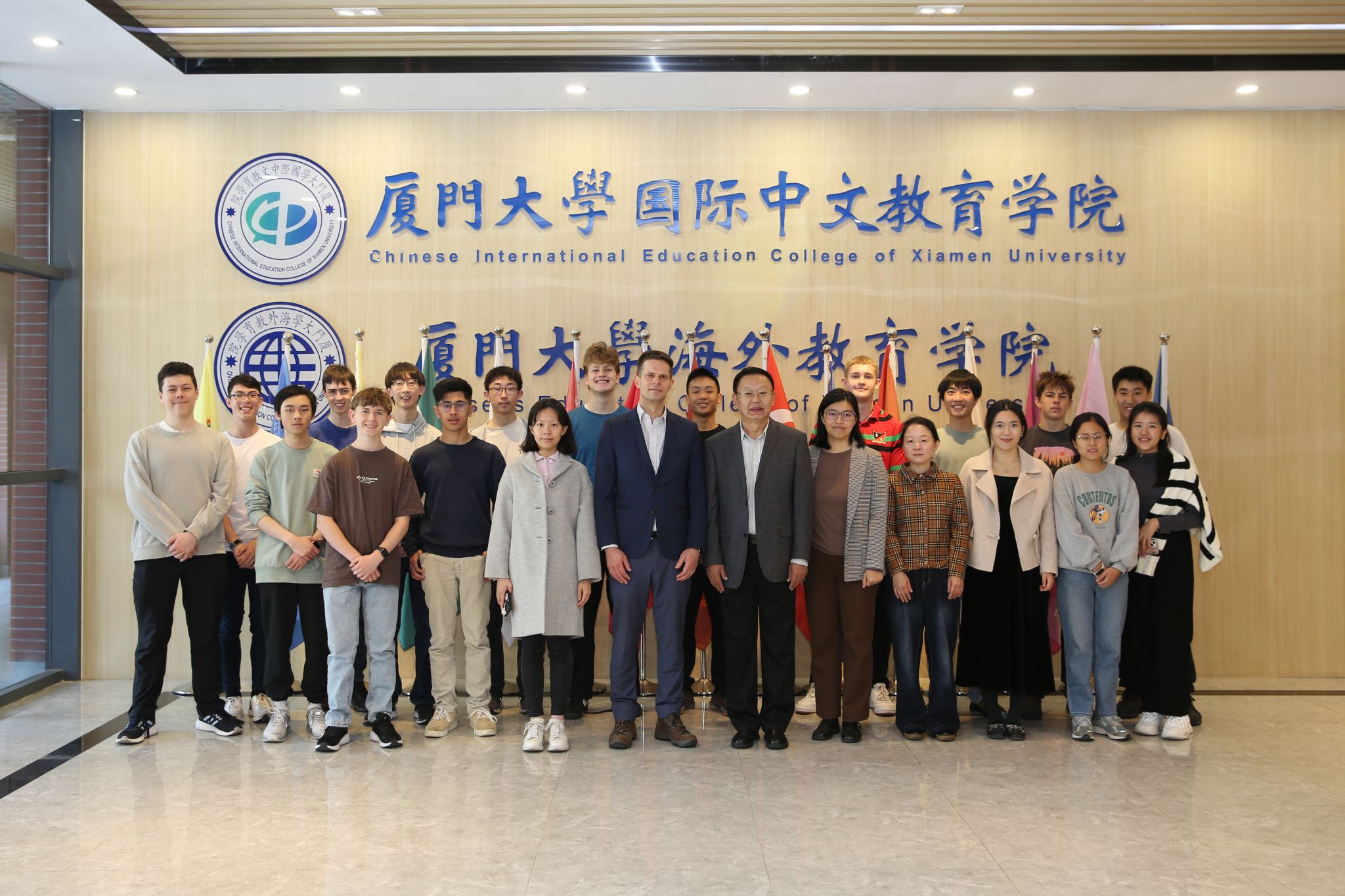 图五 合影留念.JPG