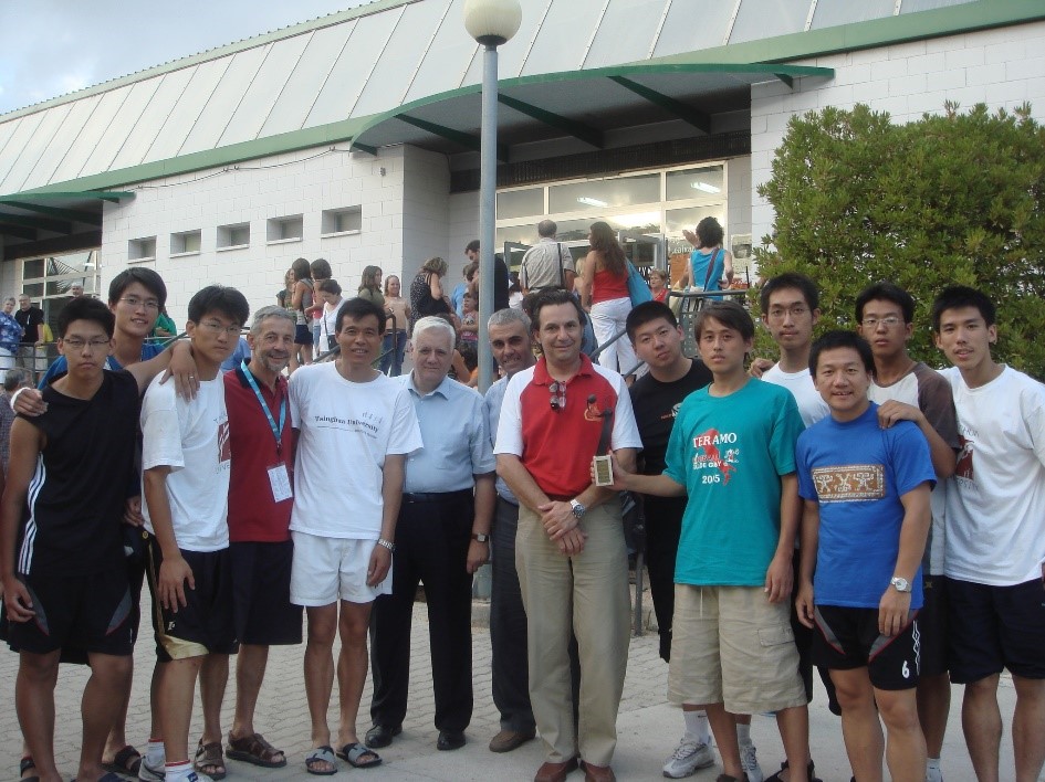 6-2006年清华大学手球队在巴塞罗那参加国际手球邀请赛.jpg